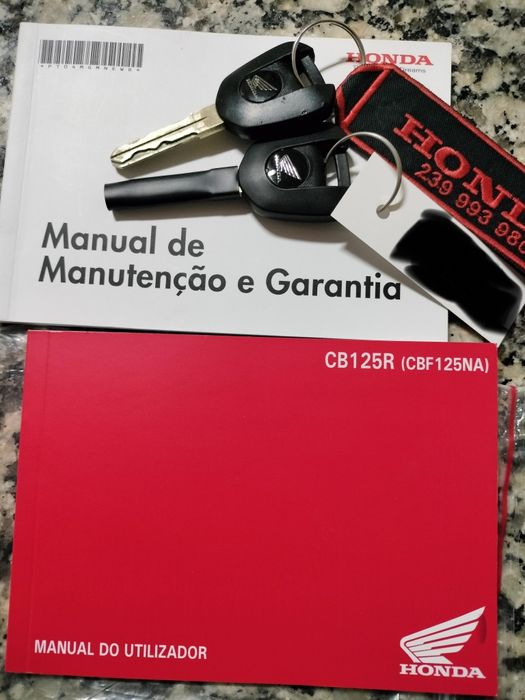 Honda CB 125r impecável