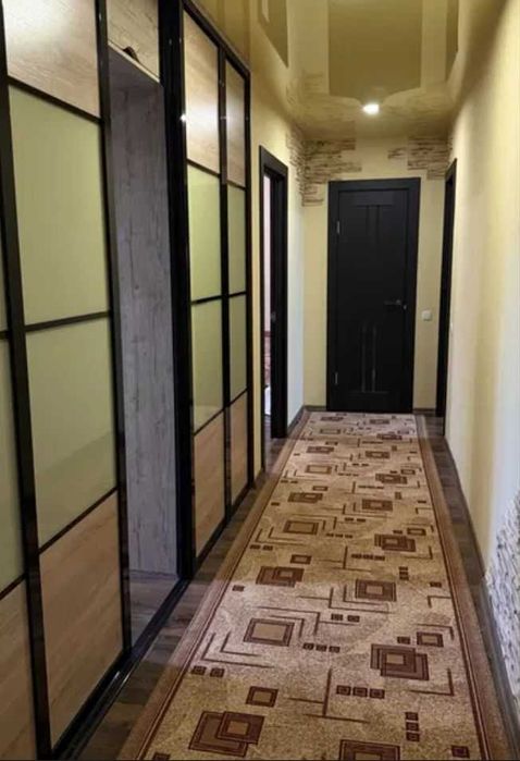 3 кім 70 м2 в багатоповерхівці район КАРАВАНА (718156)