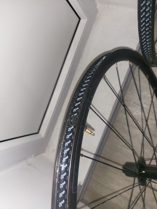 Колеса Tubeless, безкамерка 28 700с Гревел/Цикло Bontrager Affinity