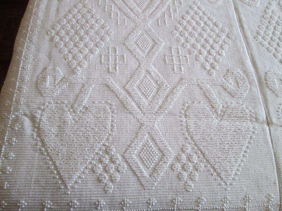 colcha e 12 lençois em linho artesanal novos, do sec. XIX e XX