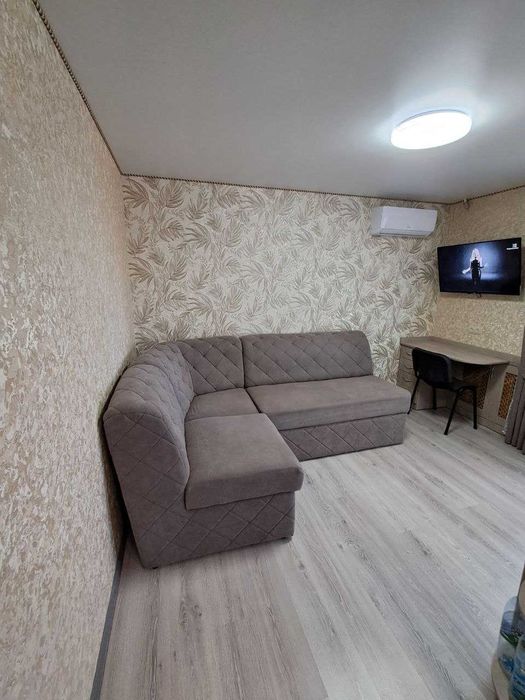 Одно кімнатна квартира з євроремонто,  вул.Полтавська 10.