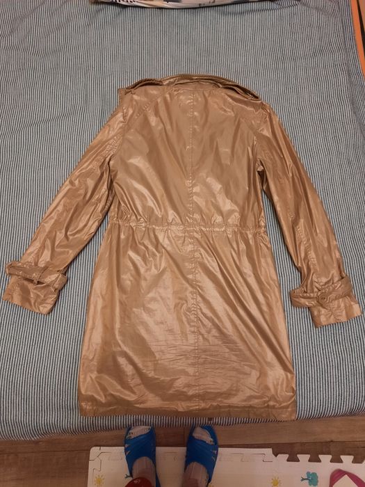 Плащ лёгкий золотистый