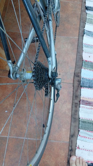 Bicicleta de estrada, quadro Kinesis em bom estado