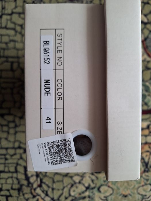 Buty eleganckie r.40,5na obcasie 5 cm nude