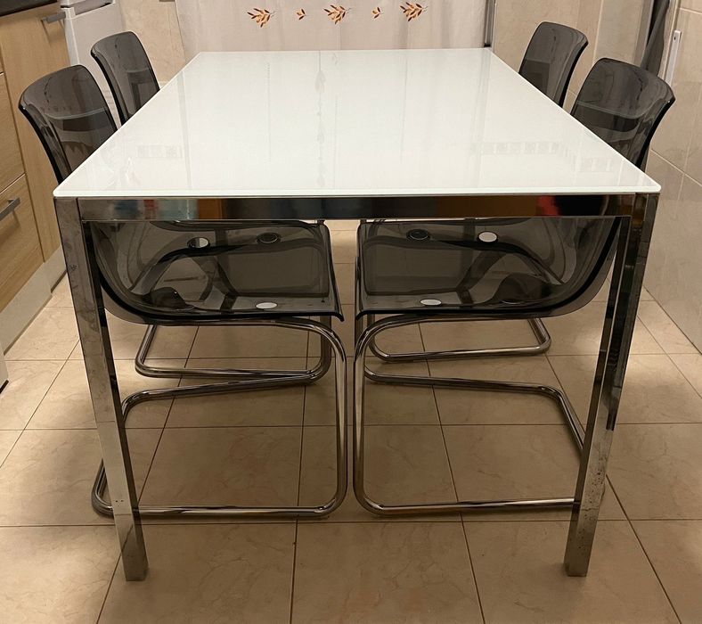 Cadeiras e mesa ikea