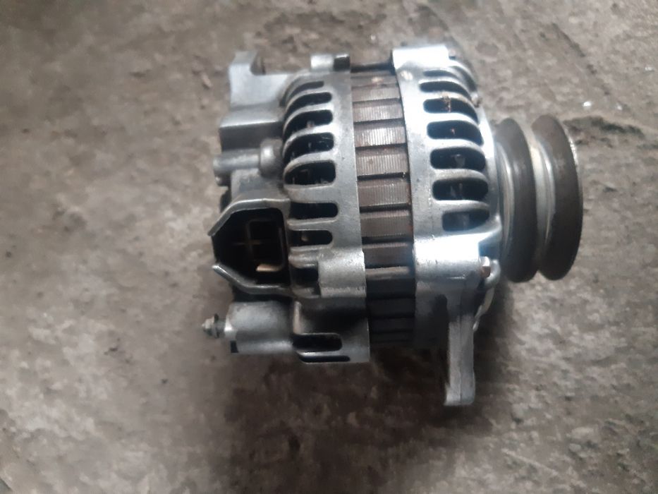 Alternator navara d22 2.5