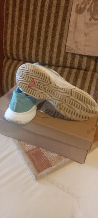 Кросівки жіночі Adidas