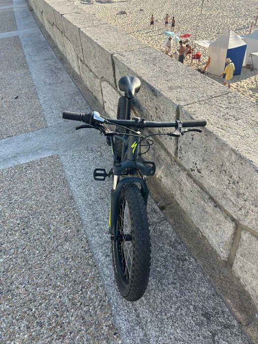 Bicicleta criança Specialized roda 20