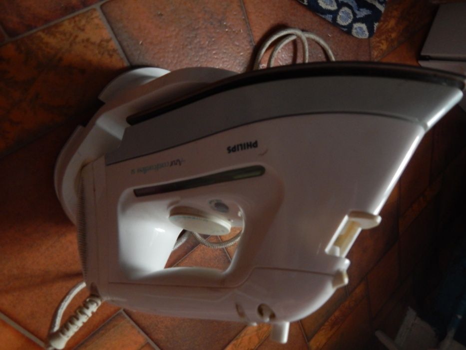 Утюг Philips на подставке