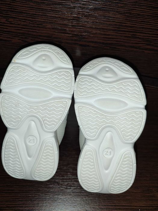 Кросівки  дитячі