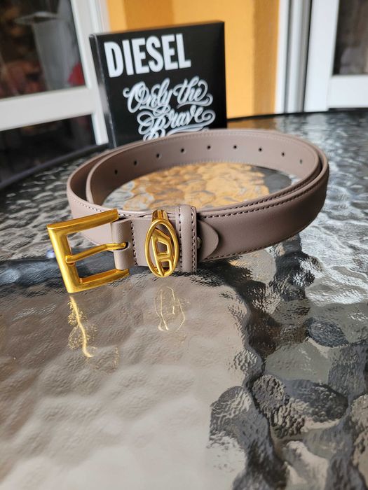 Szarobrązowy skórzany damski pasek Diesel 105 cm w kolorze taupe