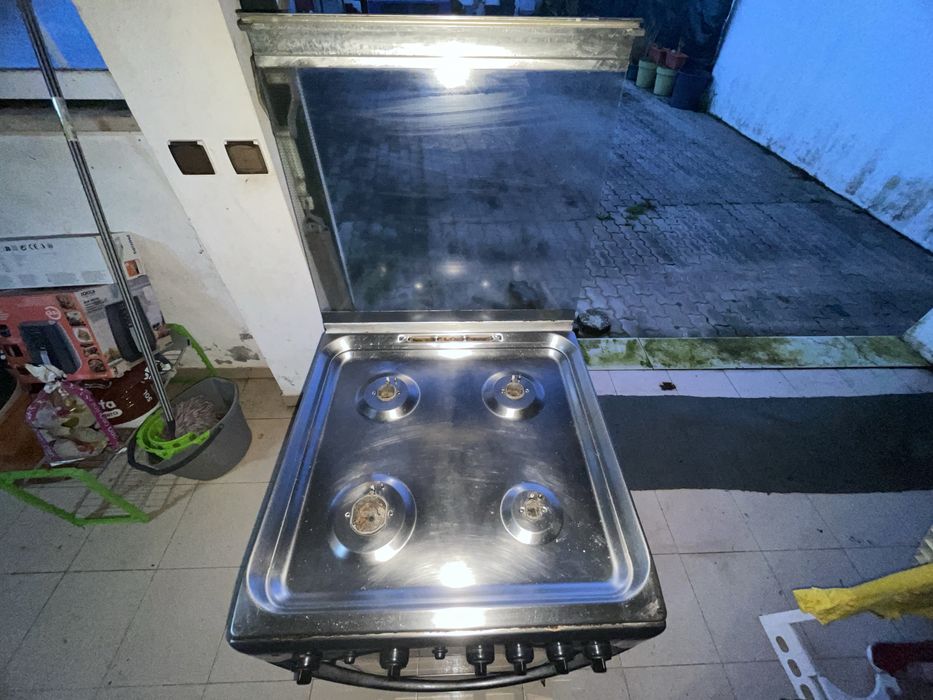 Forno e fogão da Indesit