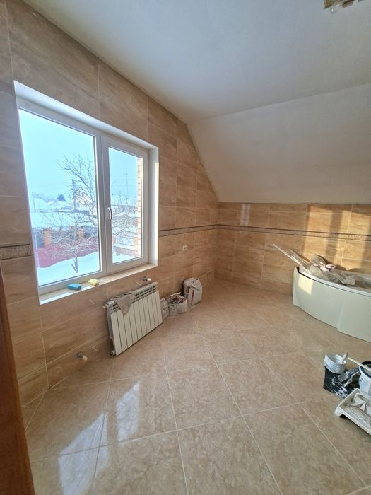 Продаж ! Макарів . Будинок 205 м2 . ГАЗ .Набережна вул.