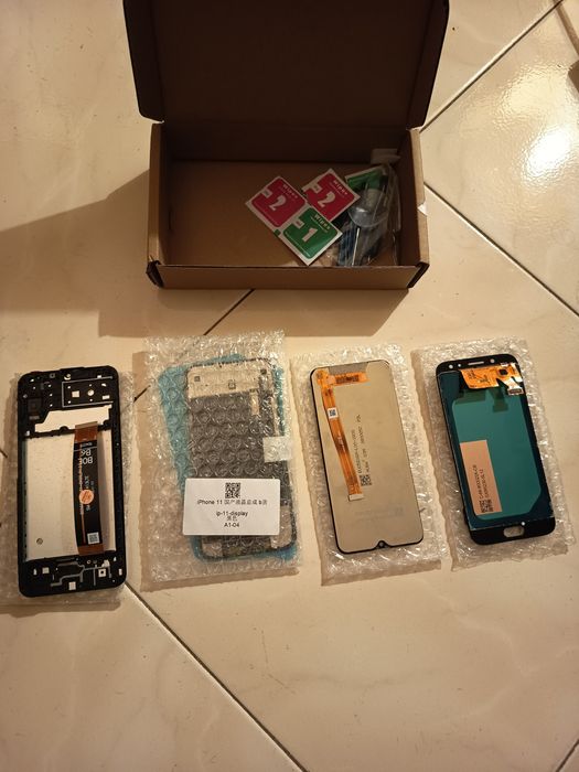 4 displays telemóvel