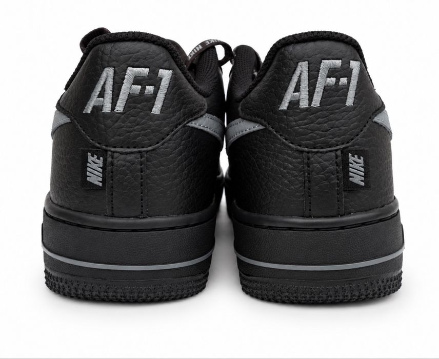Air Force 1 Low - Preto/Branco