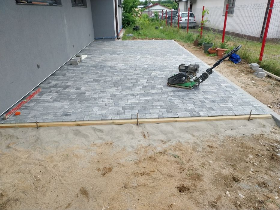 Usługi Remontowo - Budowlane. Dachy, elewacje, roboty ziemne