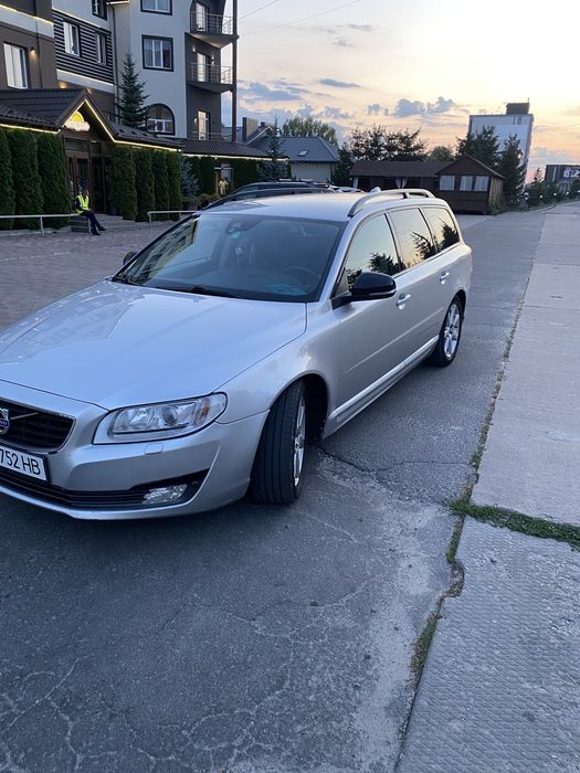Volvo V70 надійний та комфортиний танк для подорожі