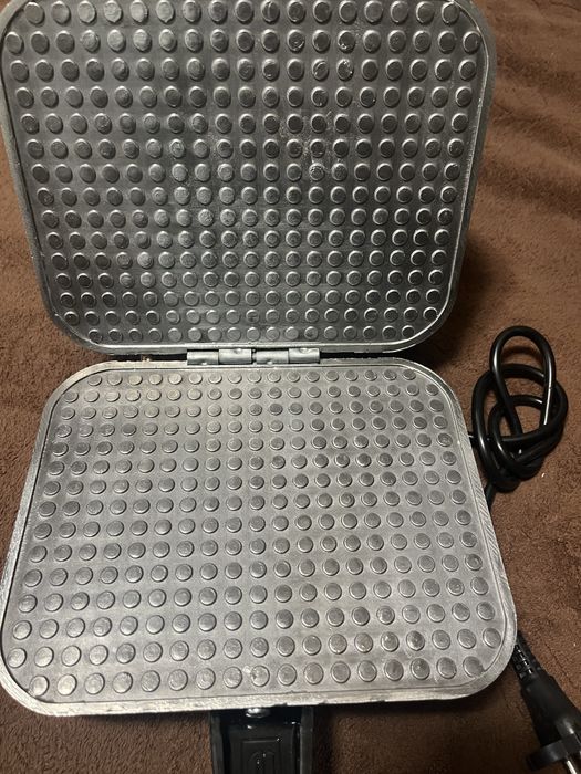 Электро-вафельница Ласунка