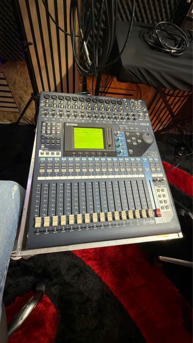 Mesa digital yamaha  01V96 VCM