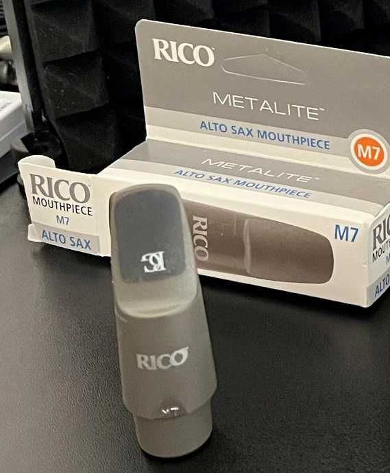 Boquilhas para saxofone soprano, alto e tenor (A27, 5C, Metalite)