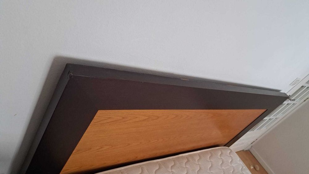 Cama de casal sem colchão