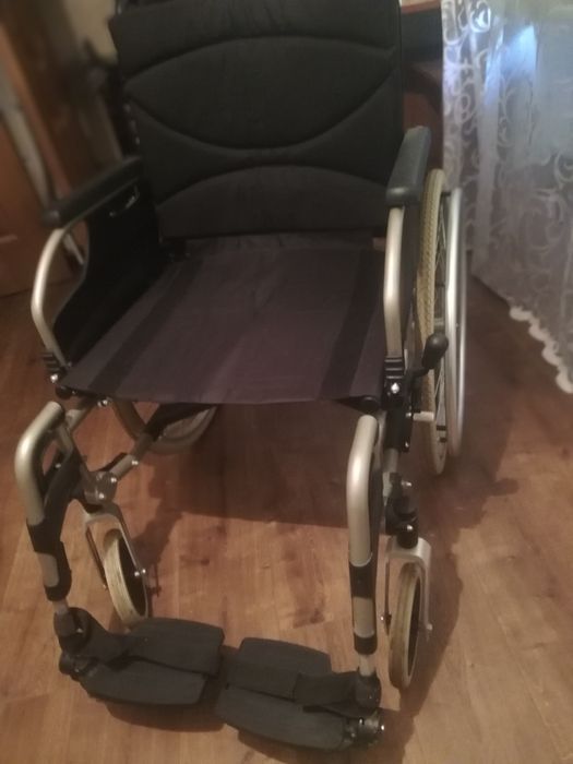 Візок для людей з обмеженими рухами.