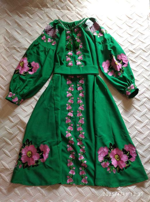 Сукня вишита зелена