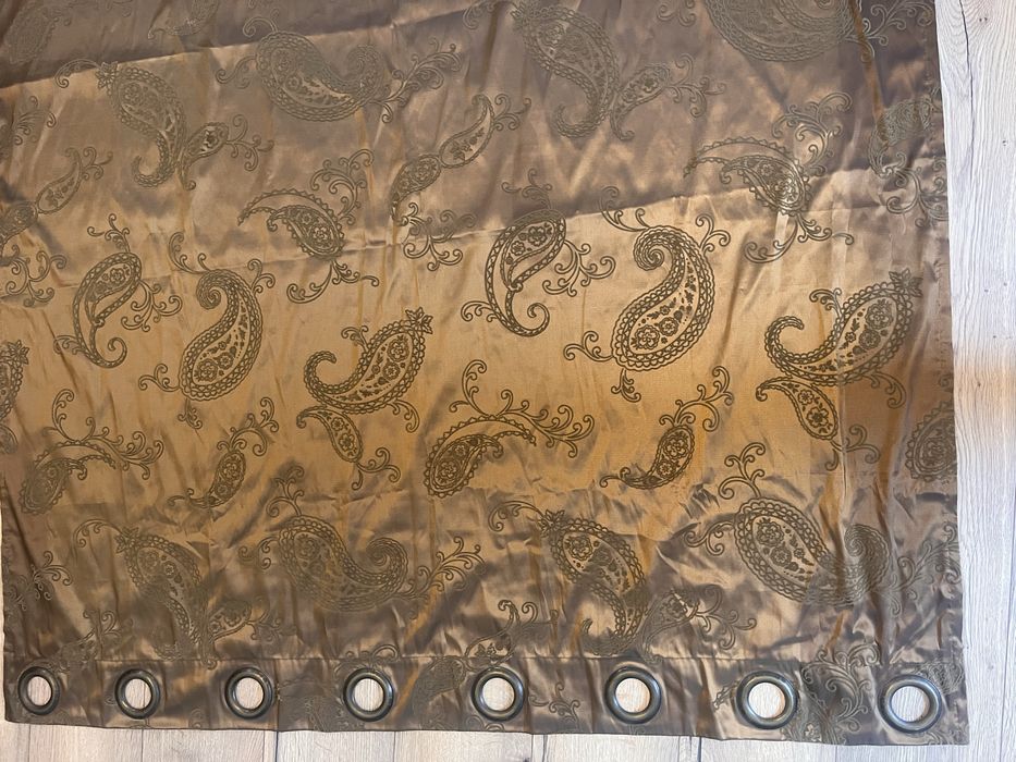 Cortinado Castanho Padrao Paisley Gato Preto