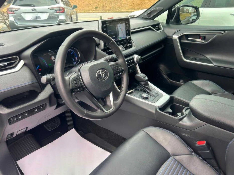 Toyota RAV4 XSE      2021