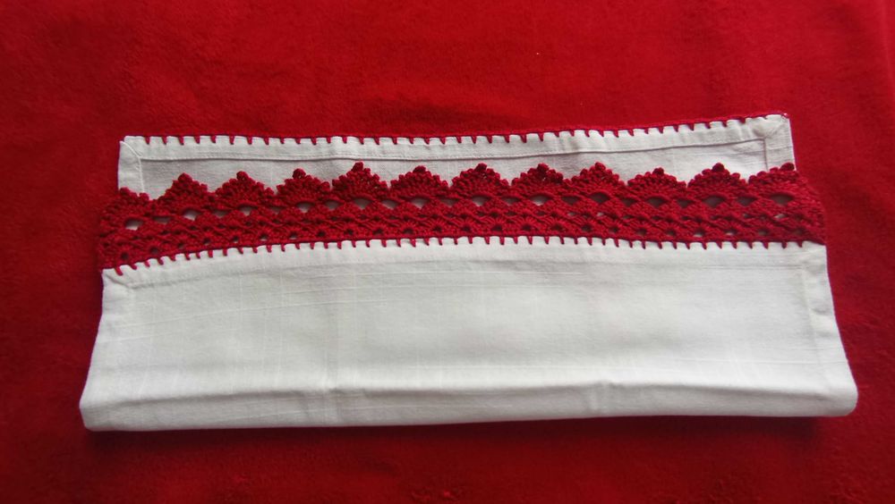 Pano de cozinha com barrado crochê