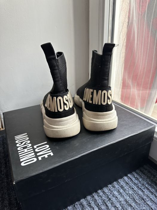 Оригінальні кросівки, снікерси love moschino