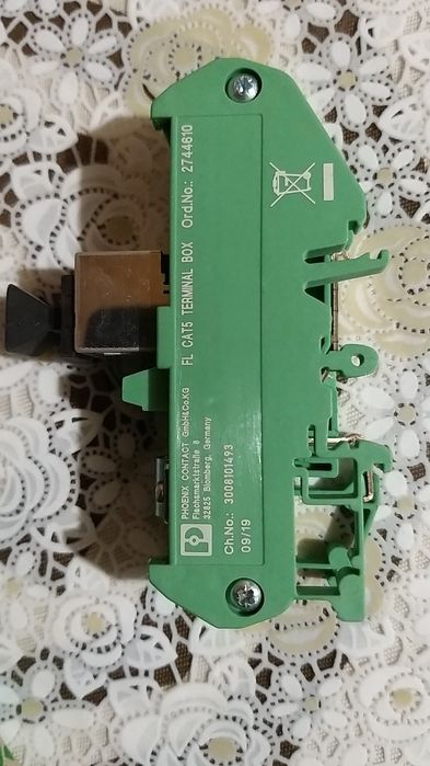 Патч-панель RJ45 на DIN-рейку FL CAT5 TERMINAL BOX 2744610 Phoenix Con