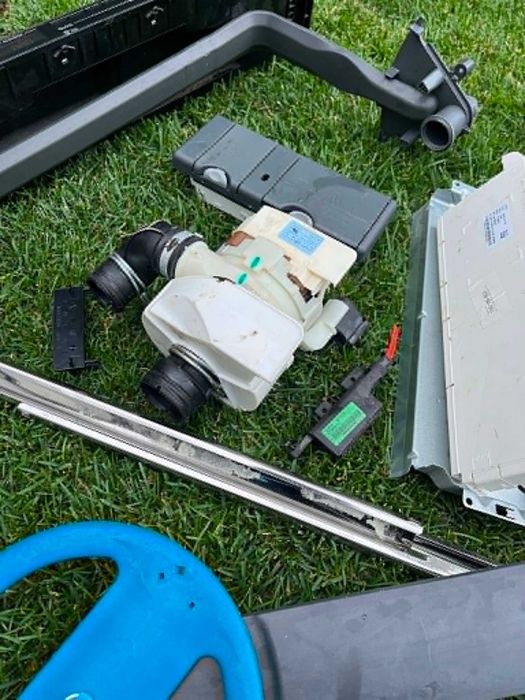 Części z demontażu zmywarki Electrolux EEM48320L
