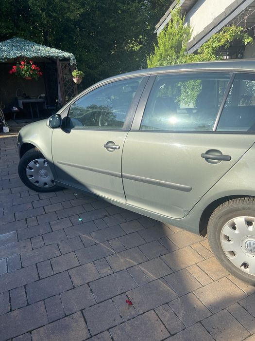 Sprzedam voldzwagena golfa benzyna + gaz