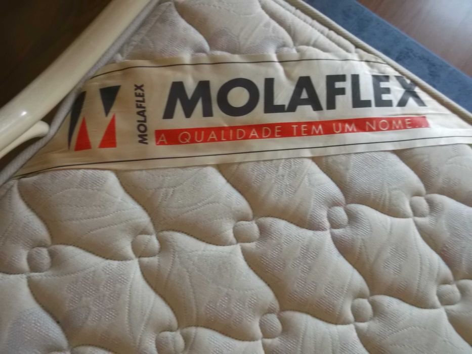 CAMA de casal completa.