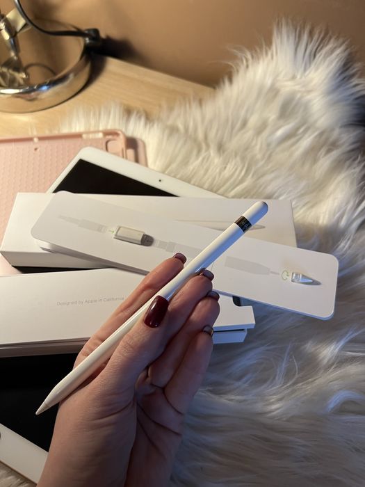 Zestaw Apple iPad Air 3 (2019), Apple Pencil, AirPods 1 , 2 etui