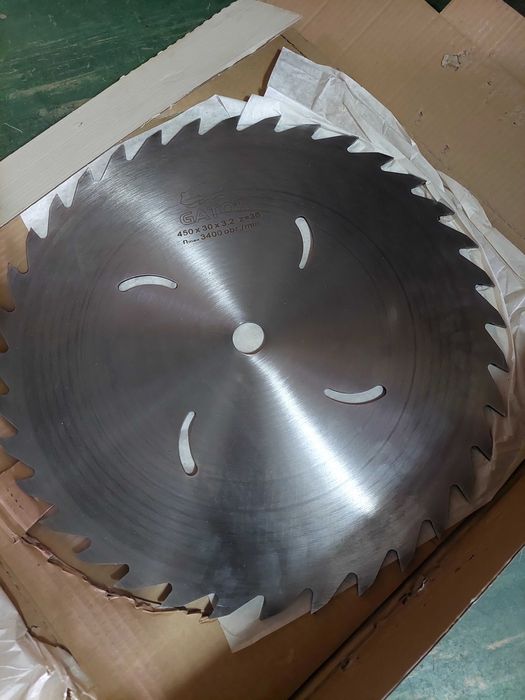 Piła tarczowa tnąca do drewna uniwer.450 X 30mm 36 zębów GATOR P45036
