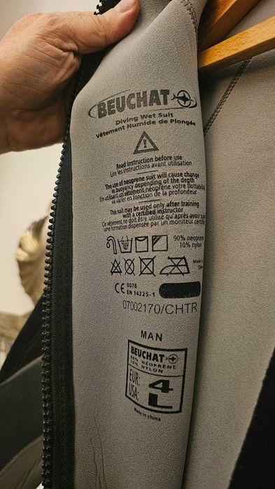 Fato de mergulho de neoprene da marca Beuchat para homens no tamanho L