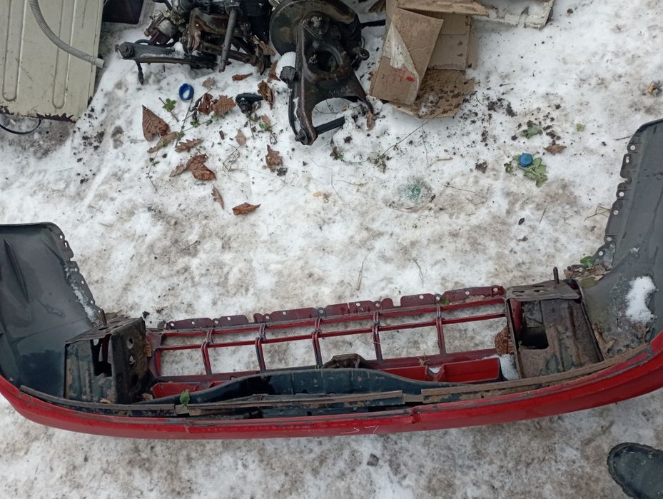 Продам бампер передній