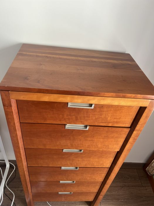 Movel de Madeira com 6 gavetas , com muita arrumacao