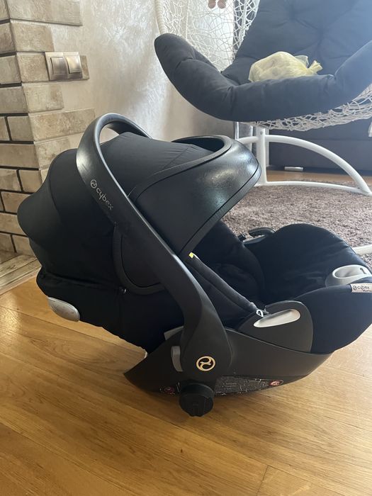 Дитяче автокрісло