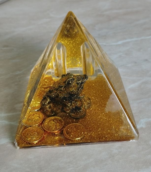 Продам  статуэтки , сувениры