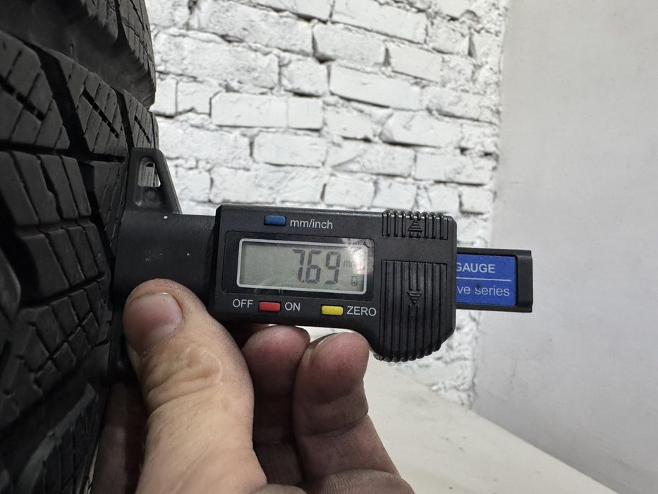 Зимові шини Pirelli 215/65 R17