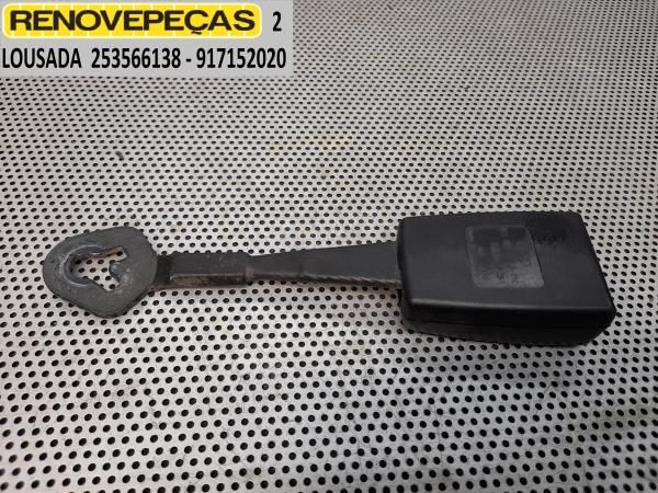 Encaixe de cinto frente esquerdo AUDI A4 Avant (8E5, B6)