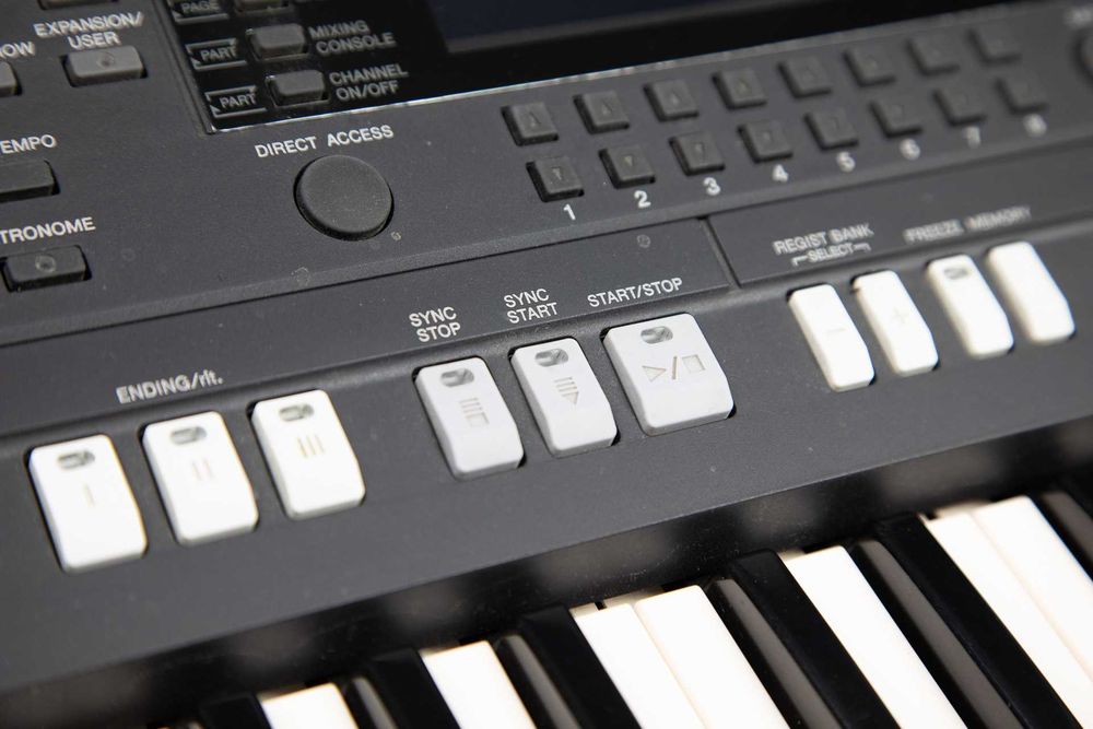 Yamaha PSR S750 - keyboard