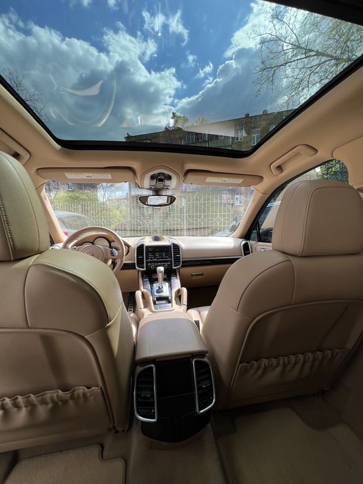 Продам машину Porsche Cayenne S Hybrid
