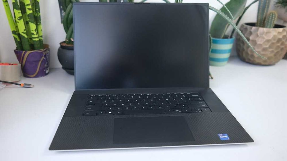 Dell XPS 17 9710  i9 -11900 H 32 gb  512  Rtx 3060 + intel UHD 17 FHD