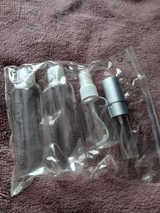 Pojemniki na balsamy, kremy, perfumy