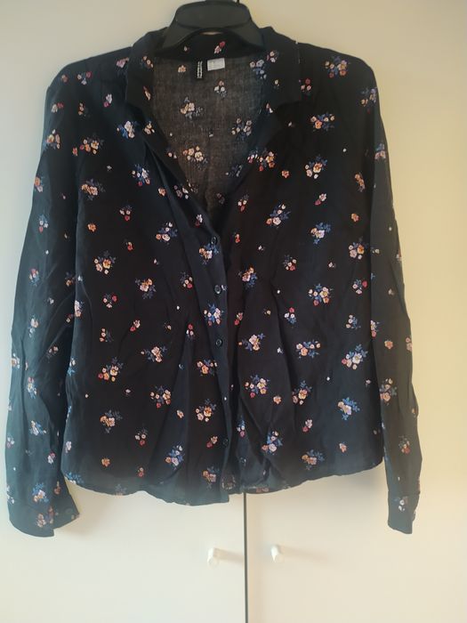 Bluzka koszulowa H&M.