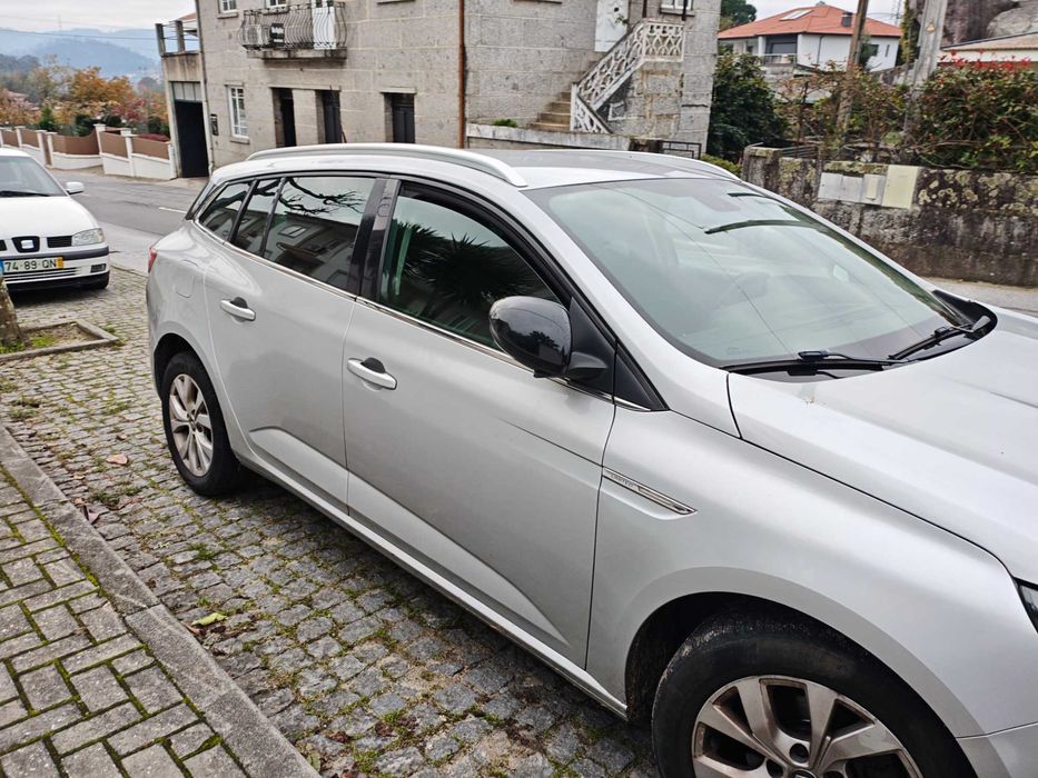 Renault Megane Sport Tourer 1.5 dCi Limited - Muito Estimada